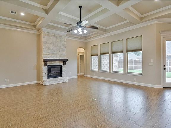 5th image of 915 Joshua Ct