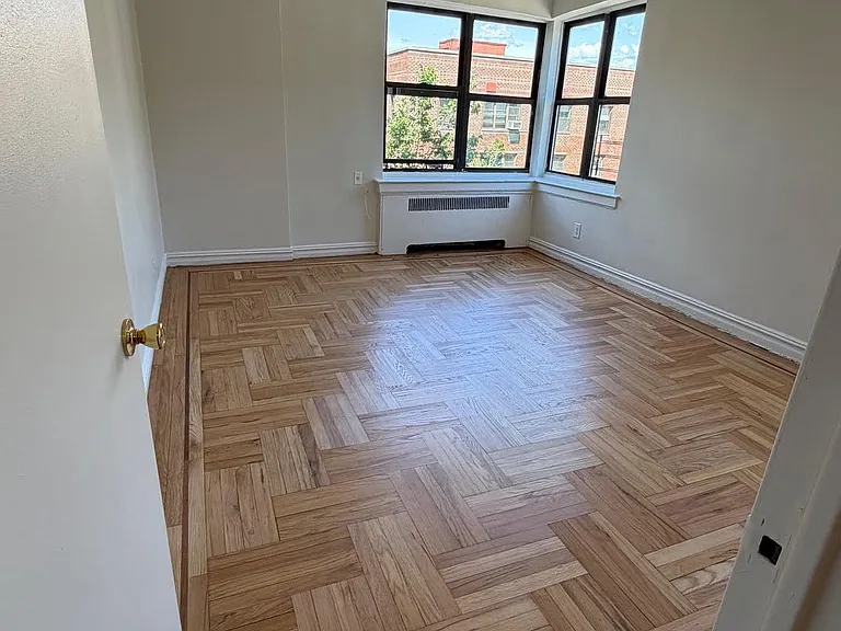 195 Bennett Ave #5H — Photo 2