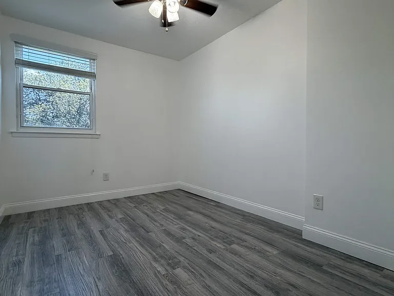 3646 Genesee Dr — Photo 5