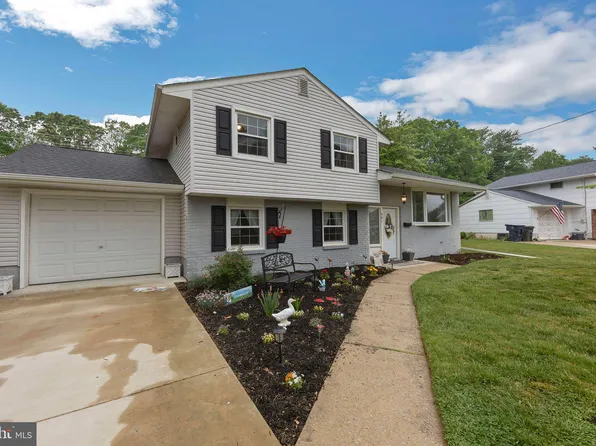 961 Lois Dr, Williamstown, NJ 08094