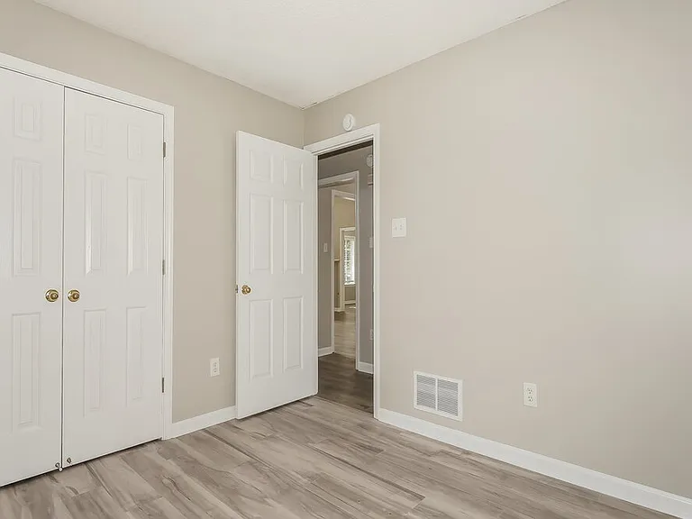 25 Oakland Woods Cv — Photo 12