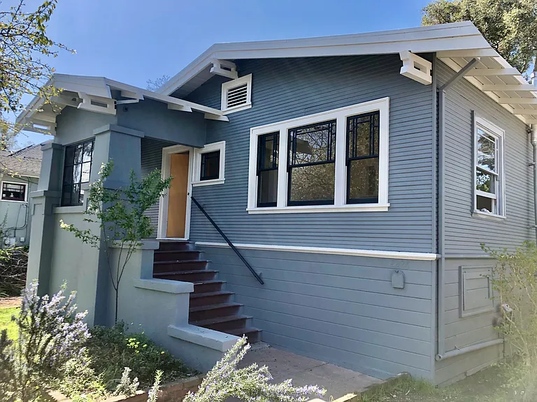 2226 Curtis St — Photo 2
