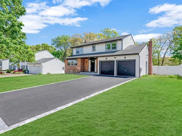 18 Quincy Lane, Smithtown, NY 11787