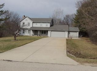 W221S7385 Valley View Rd, Muskego, WI 53150