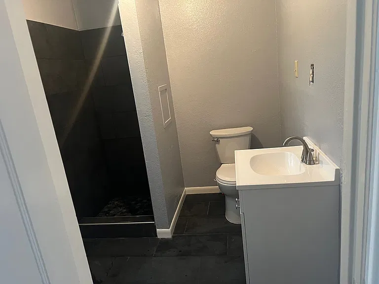 restroom/shower
