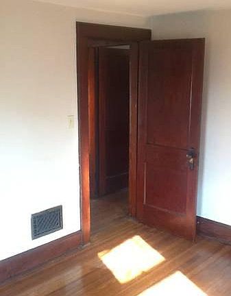 5th image of 269 E Markison Ave