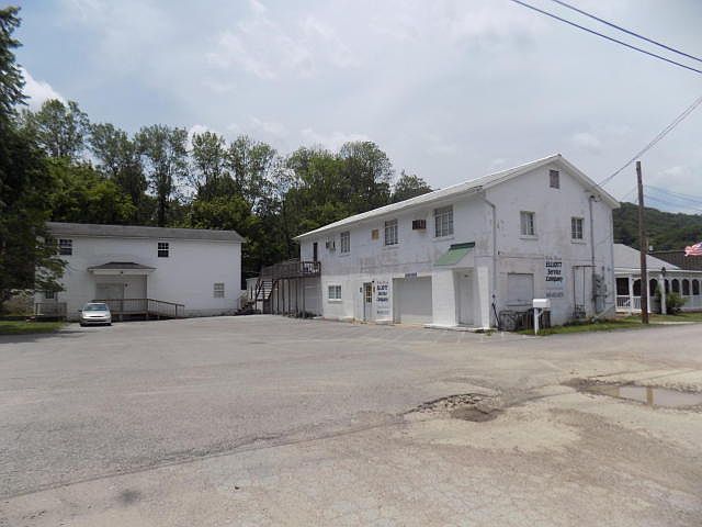 2nd image of 116 Railroad Ave