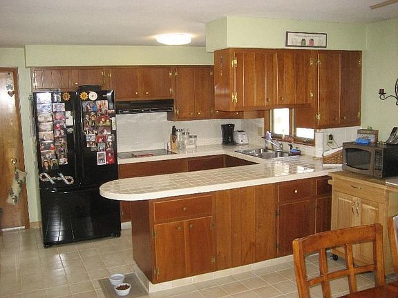 2nd image of 212 Colony Park Dr