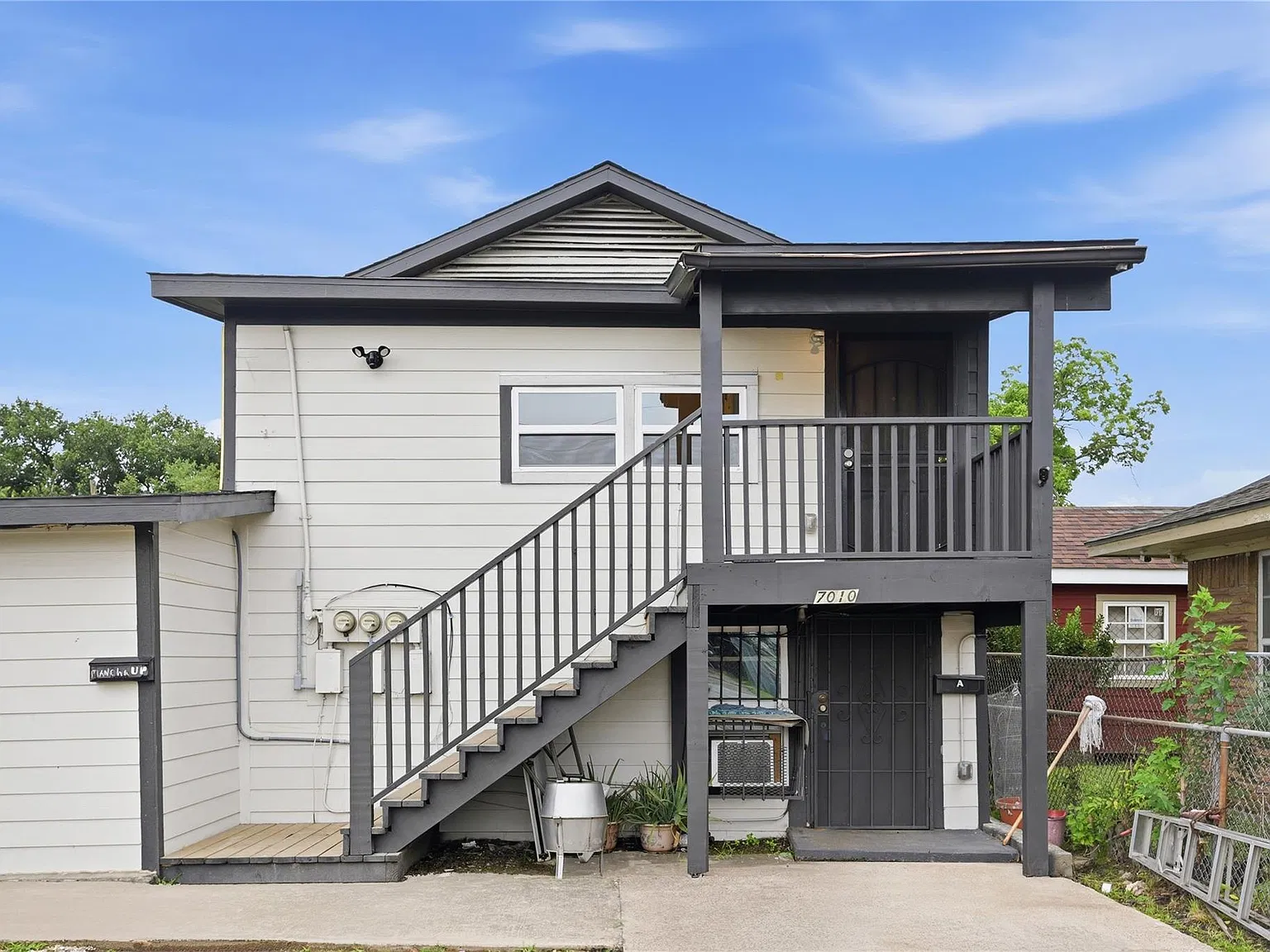 7010 Brownsville St — Photo 1