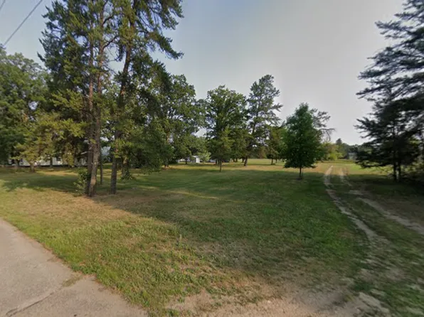 417 Cedar St E, Motley, MN 56466