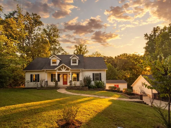 111 Lakeland Dr, Dover, TN 37058