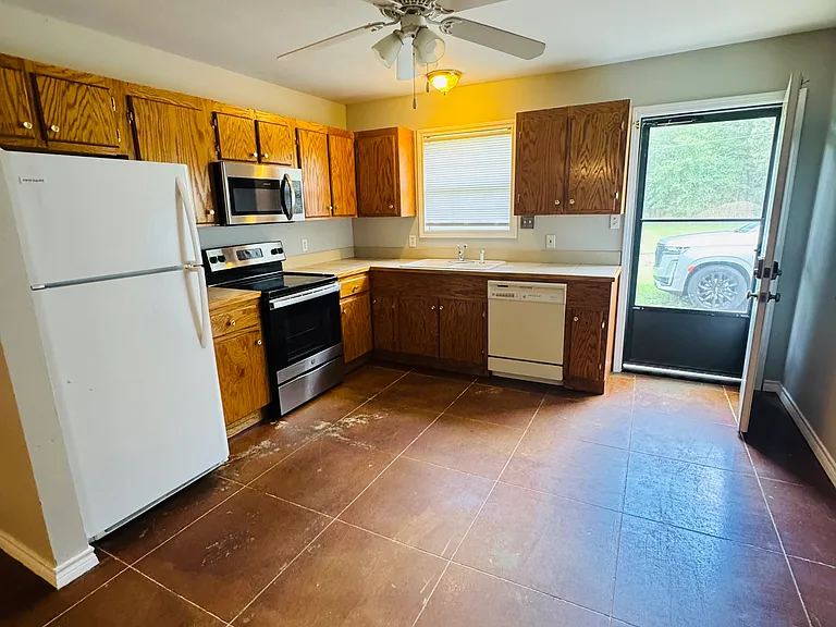 120 Peavine Rd — Photo 4