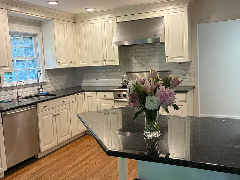 18 Lincoln Ave — Photo 20