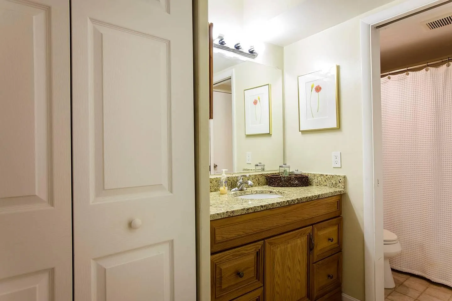 Studio, 450 sqft, $1,900 — Photo 4
