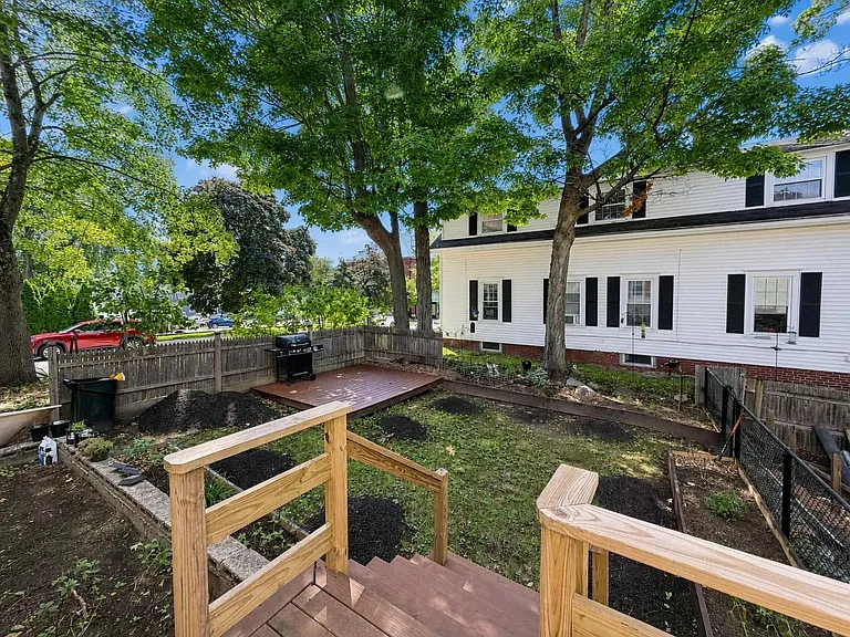 76 Pleasant St — Photo 3