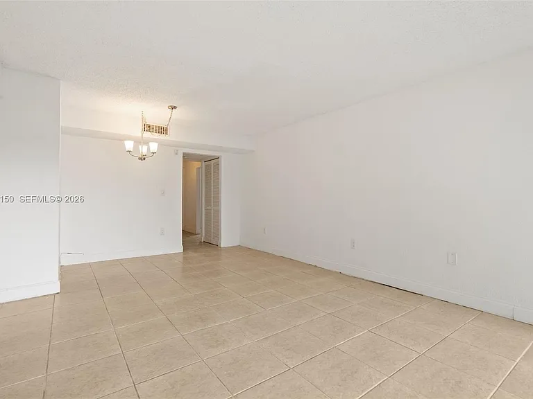 4215 N University Dr #305 — Photo 8