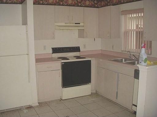 2nd image of 977 Vista Palma Way
