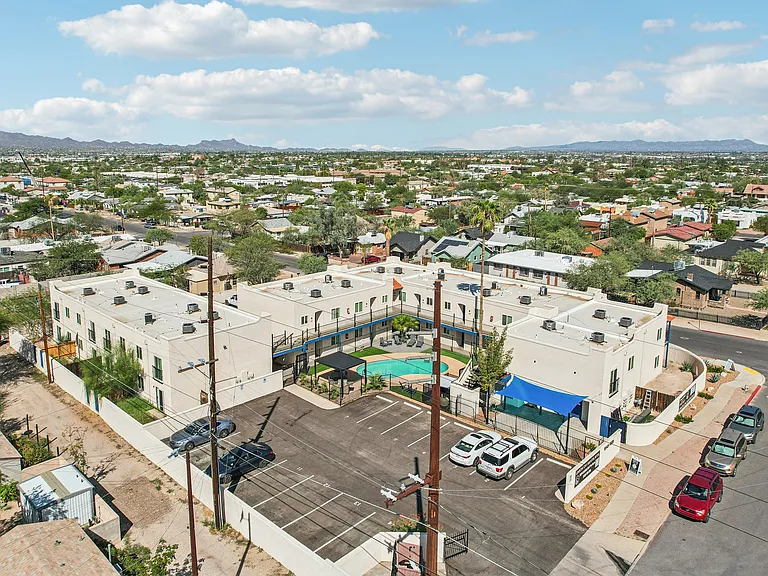 Union on Santa Rita — Photo 51