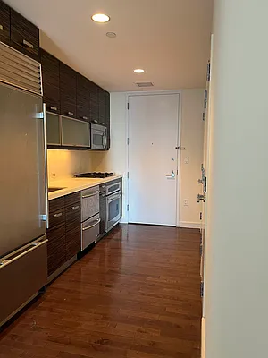 Rented by RELO REDAC INC. | media 3