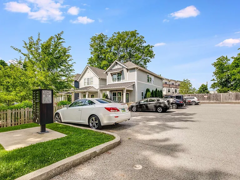 1125 Chester Ave #11 — Photo 42