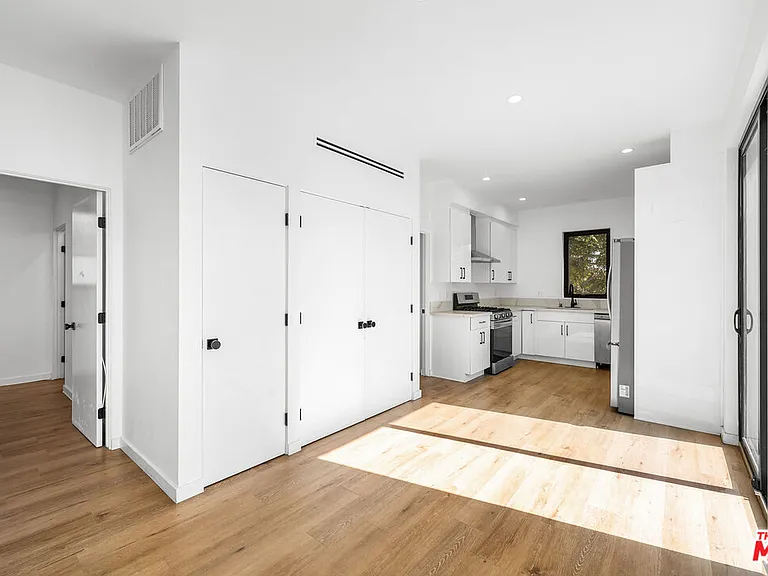 2646 Westwood Blvd — Photo 16