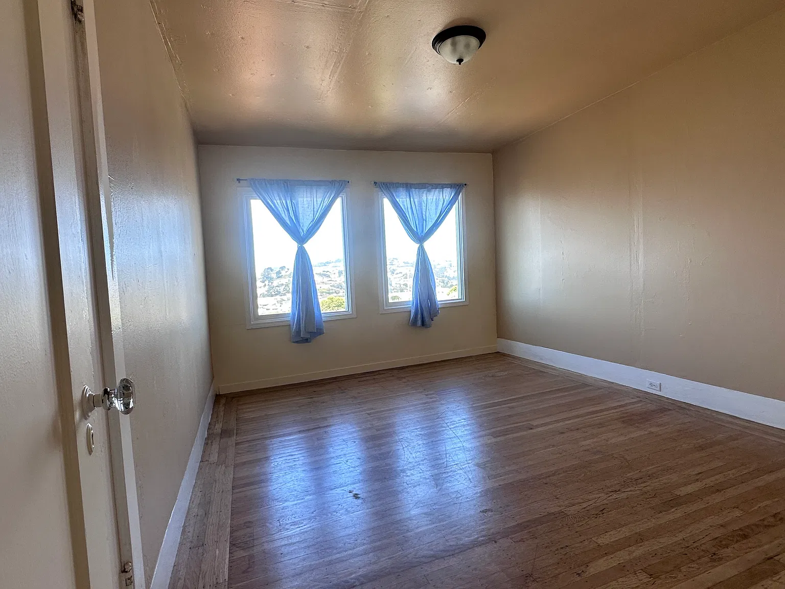 Bellevue Ave, Daly City — Photo 2