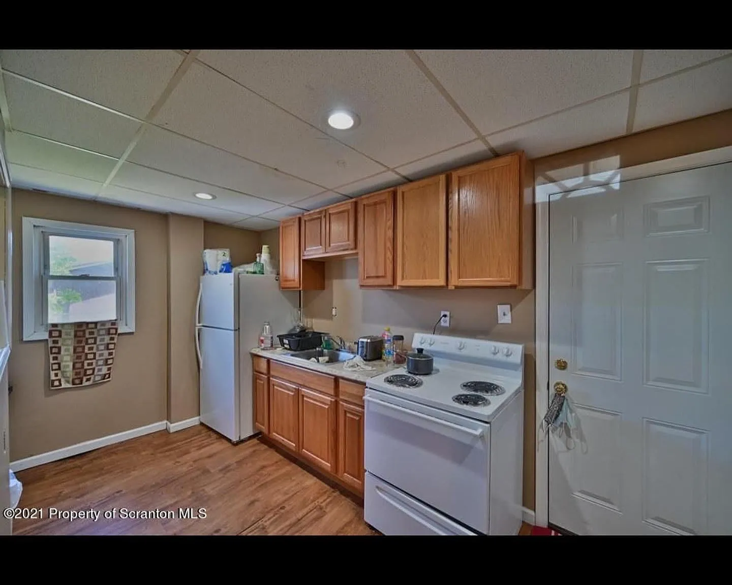 3 bed, 938 sqft, $1,300 — Photo 4