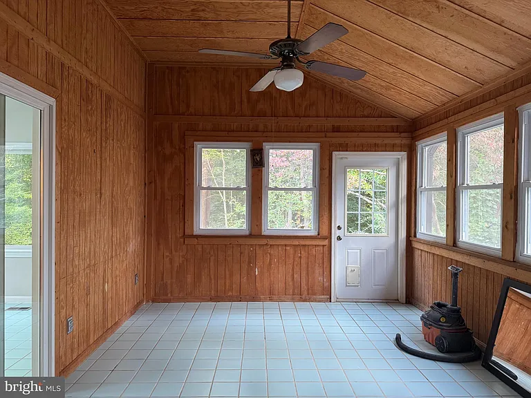 4005 King Arthur Rd — Photo 8