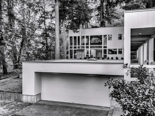 2261 W Lake Sammamish Parkway SE, Bellevue, WA 98008