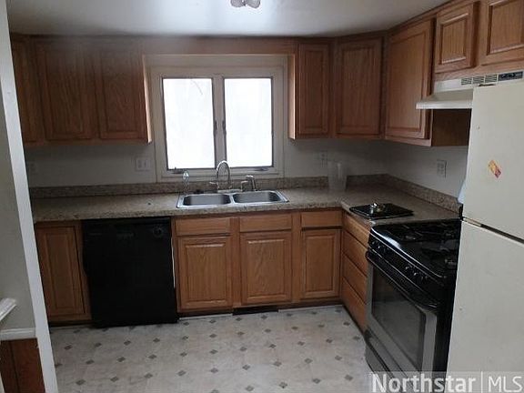 3rd image of 169 Winona St W