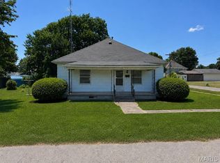 206 S Main Cross St, Bowling Green, MO 63334