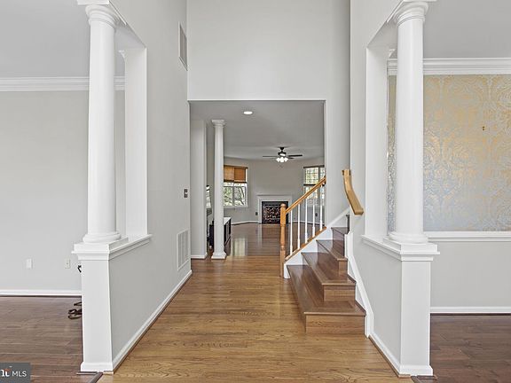 5th image of 1364 Grant St