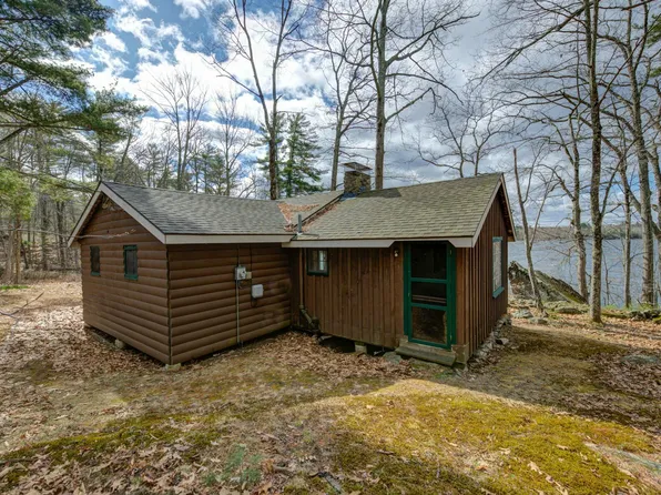 29 Wawenock Road, Raymond, ME 04071