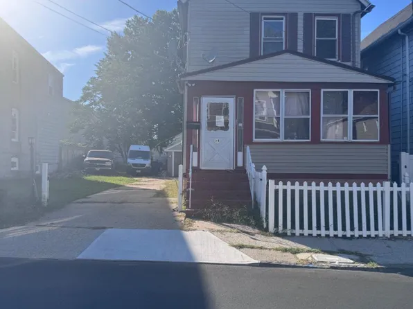 35 John St, Carteret, NJ 07008