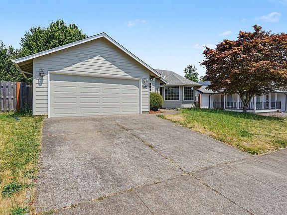 3rd image of 1075 Mildred Ln SE