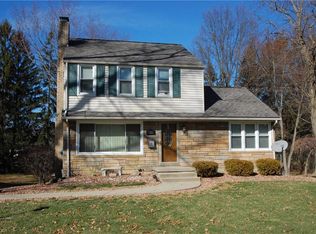 106 Neff Dr, Canfield, OH