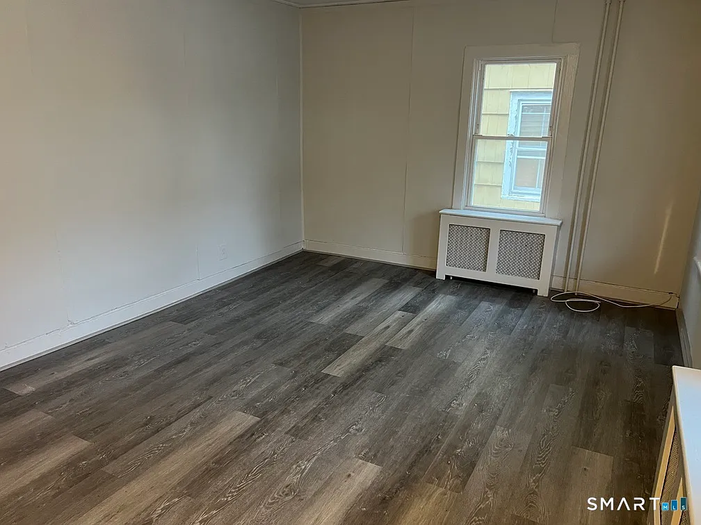 3 bed, 1400 sqft, $2,500 — Photo 1