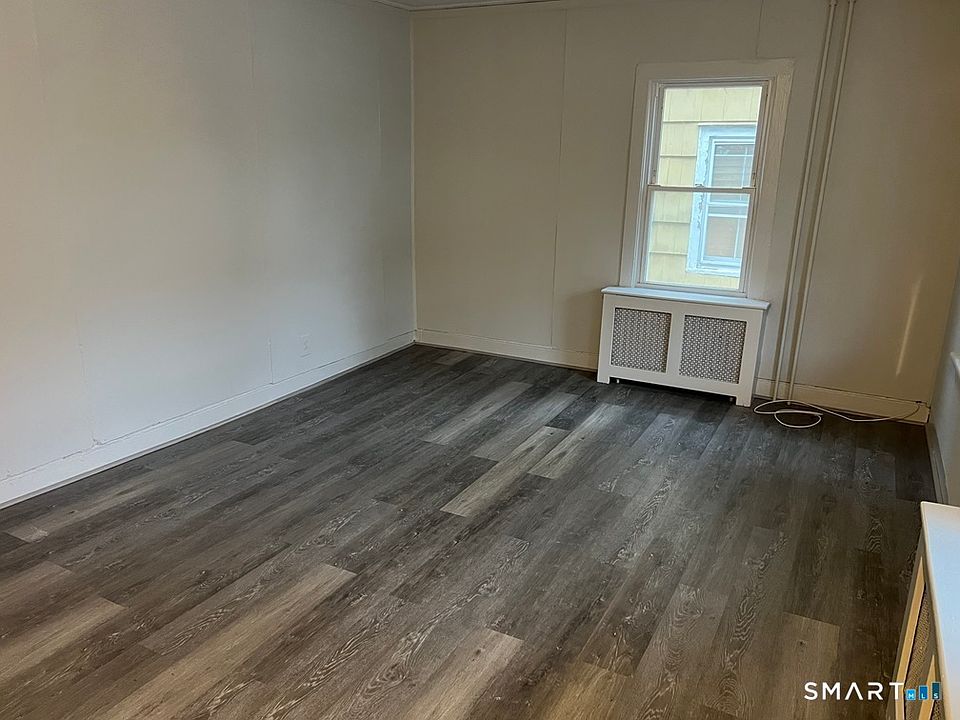 1st image of 50 W Washington Ave #50