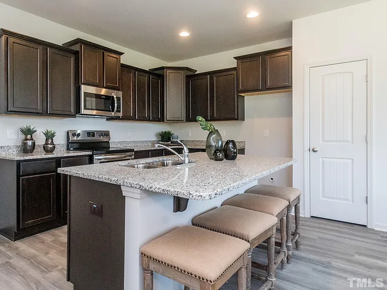 3256 Tracer Dr — Photo 5