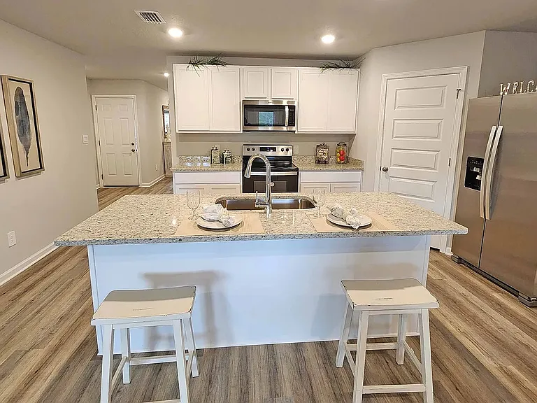 5225 Pinyon Dr — Photo 6