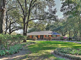 30 Shadow Ln, Houston, TX 77080