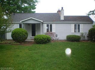 11239 Oak Dr, Delton, MI 49046