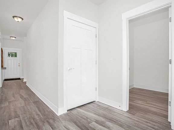 5th image of 1279 Baker Pass St