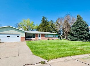 405 Parkhill Dr, Ogallala, NE 69153