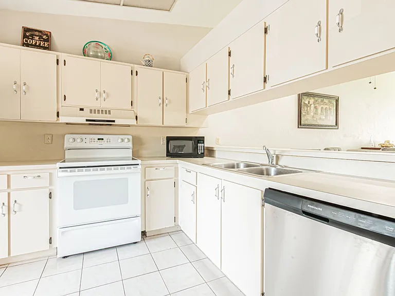 4230 Jack Frost Ct #4 — Photo 9