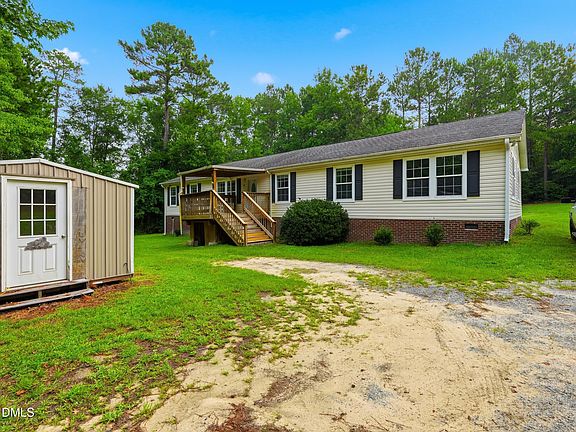 3rd image of 62 Sylvan Ln