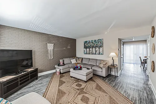 Saratoga Apartments - STA Photo 1