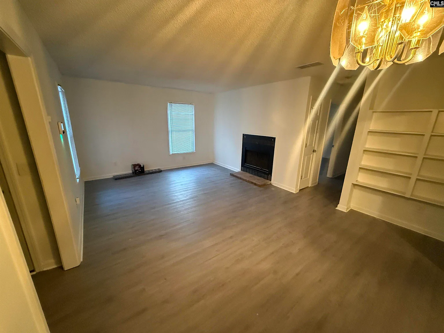 2 bed, 1044 sqft, $1,300 — Photo 4