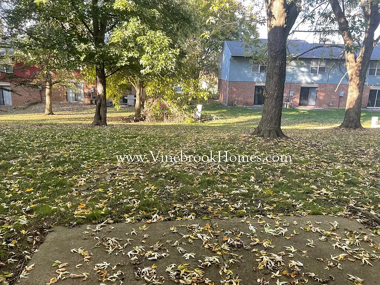 2467 Cross Village Dr — Photo 18