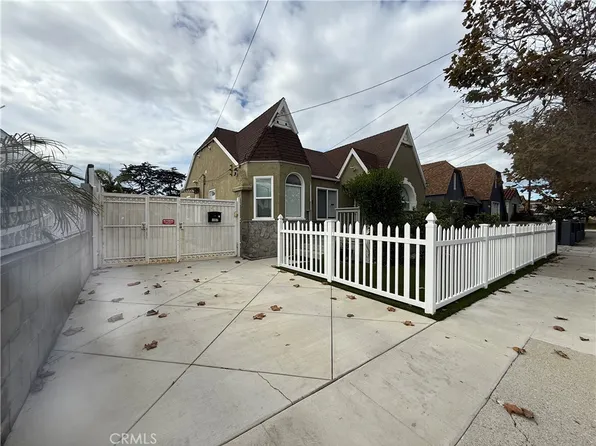 1555 McDonald Ave, Wilmington, CA 90744